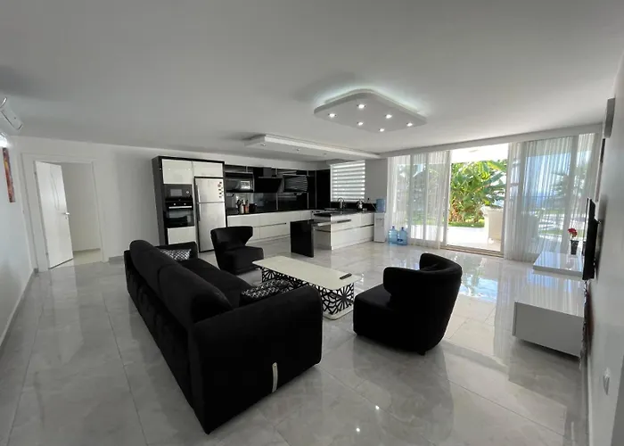 Yalcin Poolfloor