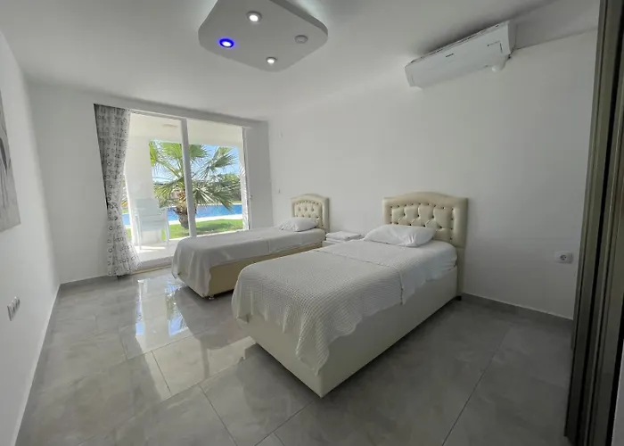 Yalcin Poolfloor *