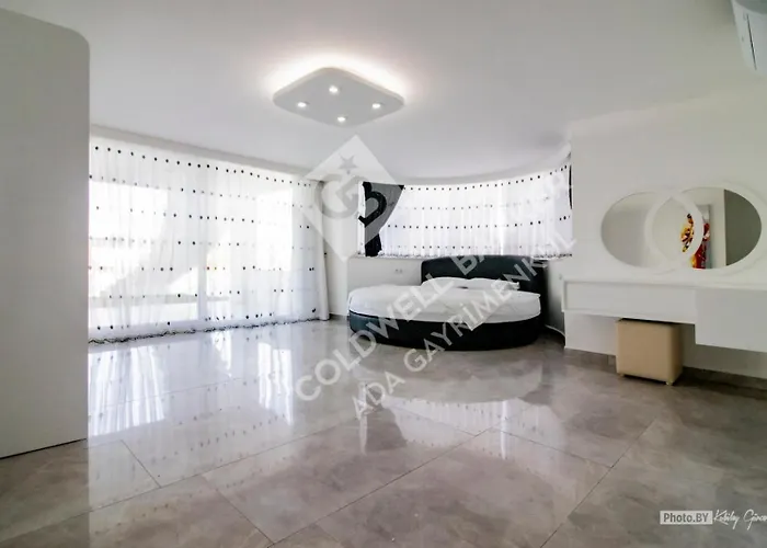 Yalcin Poolfloor *