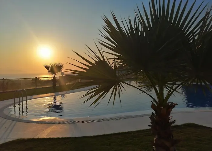 Yalcin Poolfloor Vila