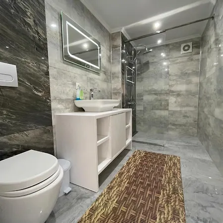 Villa Yalcin Poolfloor Kusadasi