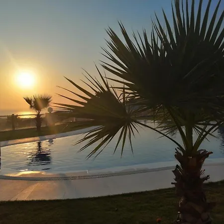 Yalcin Poolfloor Vilă