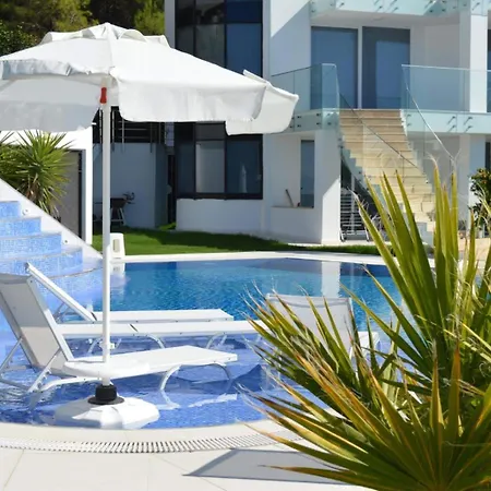 Villa Yalcin Poolfloor Kusadasi