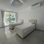 Yalcin Poolfloor *