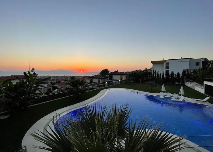 Yalcin Poolfloor * Κουσάντασι